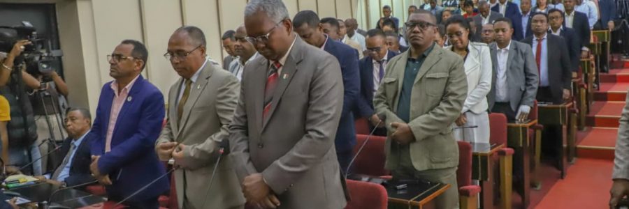 Ouverture officielle de la deuxième session ordinaire 2025 de l’Assemblée nationale : le Président Siteny RANDRIANASOLONIAIKO appelle à l’unité et à la responsabilité