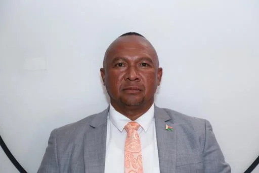 Lovanirina Célestin FIAROVANA