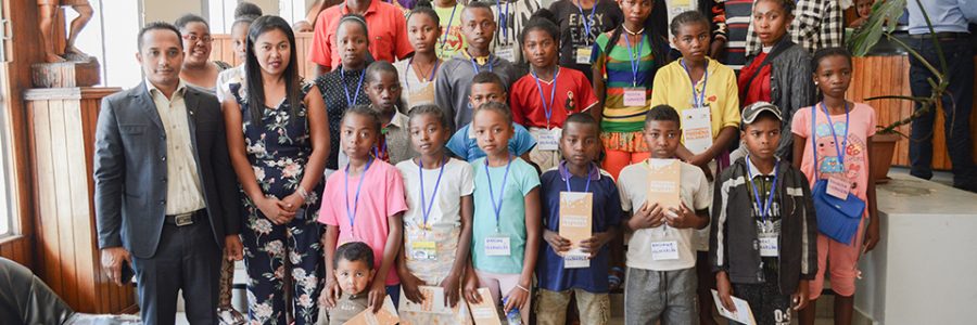 22 ÉLÈVES MÉRITANTS D’IAKORA EN VISITE AU PALAIS DE TSIMBAZAZA