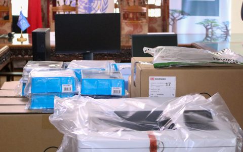 Remise de matériels informatiques à l’Assemblée nationale par le PNUD