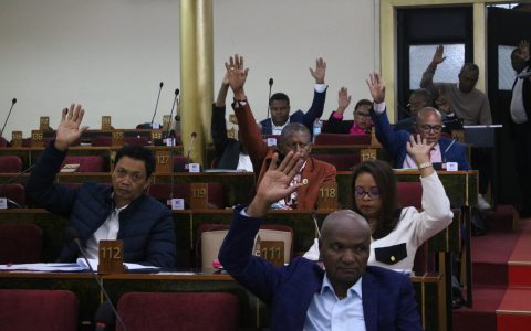 Ratification de plusieurs projets de loi