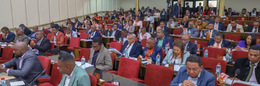 Questions au Gouvernement : un rapport d’activité salué mais des préoccupations persistent