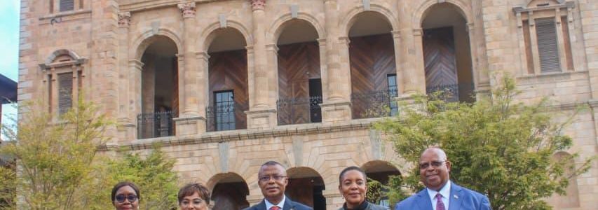 Le Président de l’Assemblée nationale conduit les délégations parlementaires de la SADC en visite au Rova