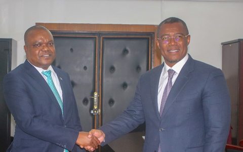 Visite de courtoisie de l’Ambassadeur d’Afrique du Sud auprès du Président de l’Assemblée nationale