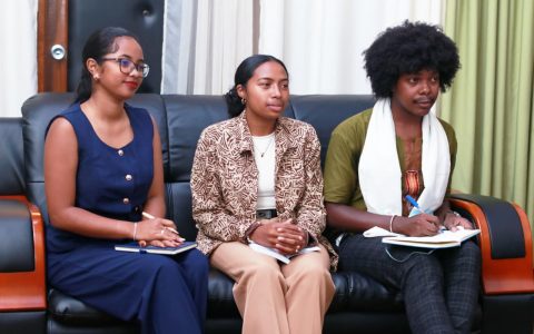Les jeunes parlementaires malgaches reçus à l’Assemblée nationale avant leur mission à Maurice