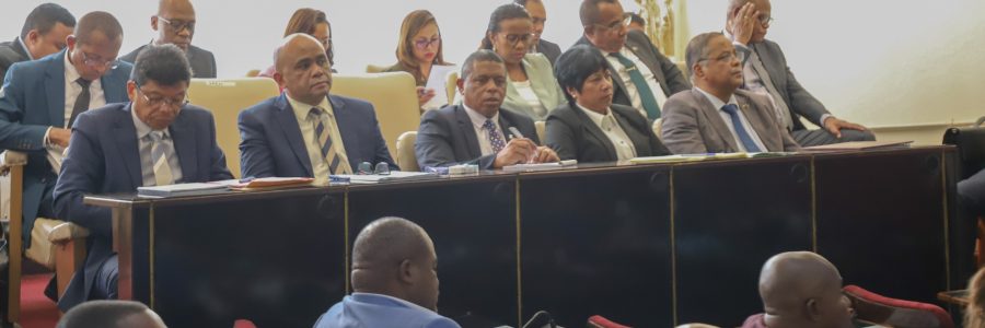 Questions au Gouvernement : le Premier ministre met l’accent sur les réformes, l’État de droit et la coopération avec les partenaires